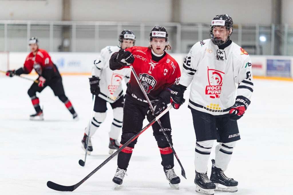 HC Panter esindusmeeskond sai Optibet Hokiliigas kirja kaks suureskoorilist võitu