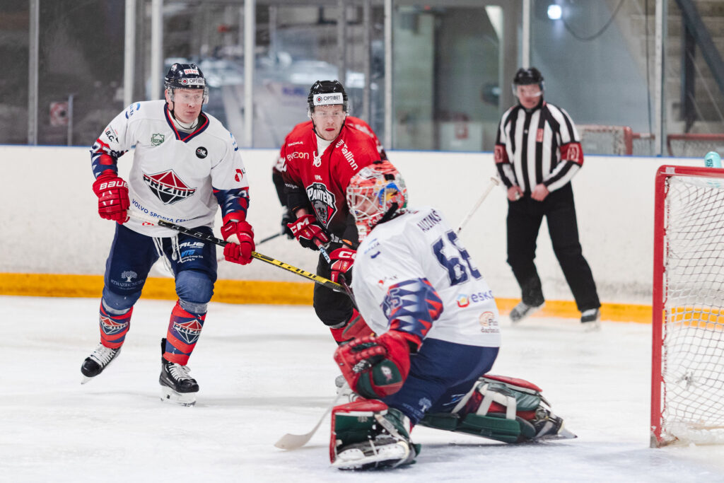 Optibet hokiliiga veerandfinaalseeria kolmandas kohtumises tuli HC Panter esindusmeeskonnal tunnistada HK Prizma paremust