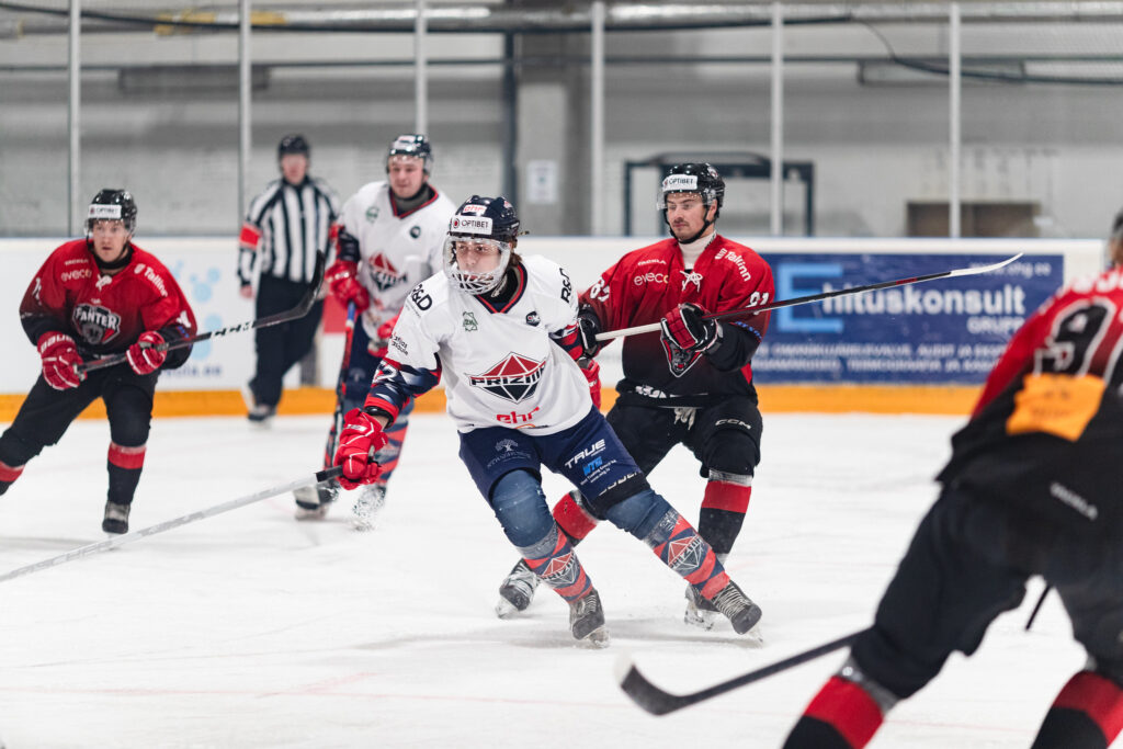 HC Panter esindusmeeskond pidi Optibet hokiliigas vastu võtma neljanda kaotuse